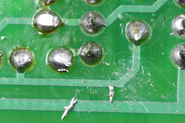 SMT貼片加工常見(jiàn)問(wèn)題及解決方案：全面提升良品率